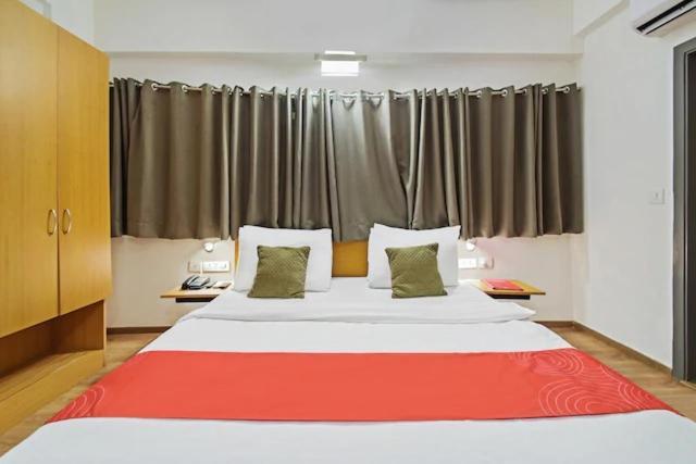 Kanak Beacon Hotel - Ashram Road Ahmedabad Eksteriør billede