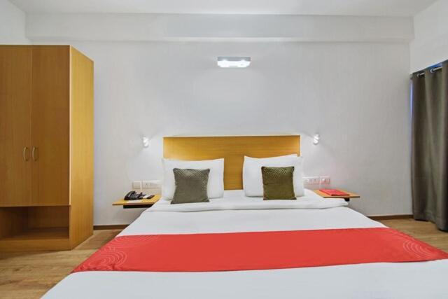 Kanak Beacon Hotel - Ashram Road Ahmedabad Eksteriør billede