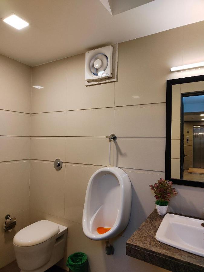 Kanak Beacon Hotel - Ashram Road Ahmedabad Eksteriør billede